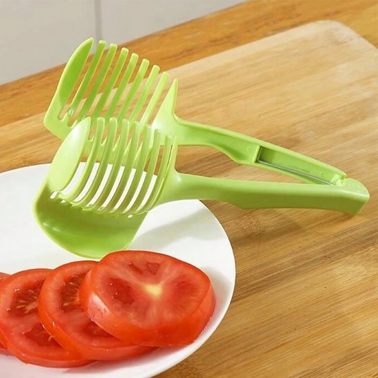 coupe legume avec tomate