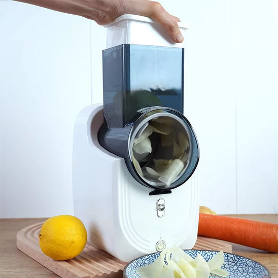 coupe legume electrique en blanc en cuisine