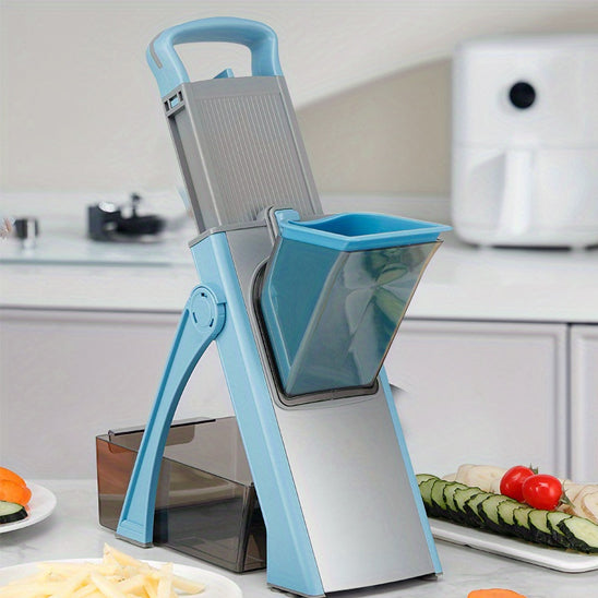 mandoline cuisine debout dans la cuisine en soldat