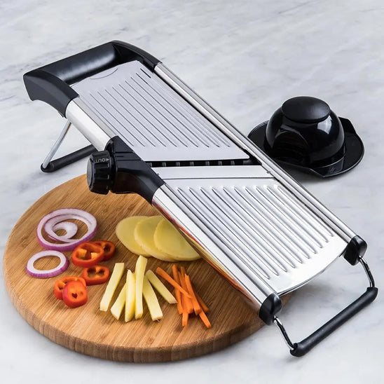 mandoline japonaise en protectrice avec les legumes