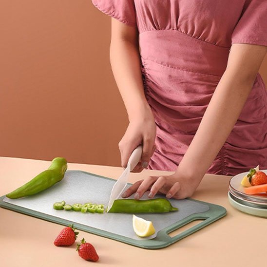 Planche à découper en bois massif | Élégance Durable™ - actedecuisine.com
