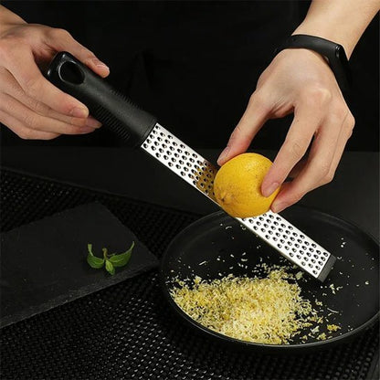 Râpe à fromage | Efficace et Rapide - actedecuisine.com