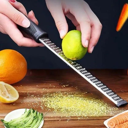 Râpe à fromage | Efficace et Rapide - actedecuisine.com