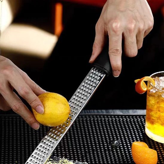 Râpe à fromage | Efficace et Rapide - actedecuisine.com