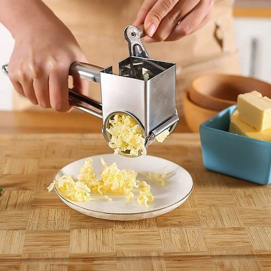 Râpe à fromage | Ergonomique - actedecuisine.com